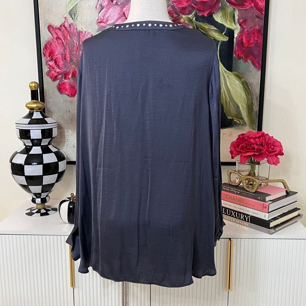 Carmen Marc Valvo Women's V-Neck Studded Trim Long Sleeve Blouse Blue Size 1X - Picture 4 of 5